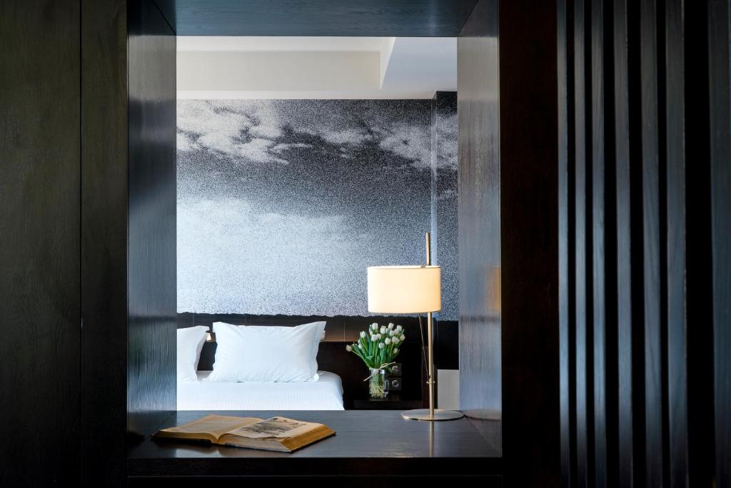 Aire Hotel & Ancient Baths - Tap to explore photos