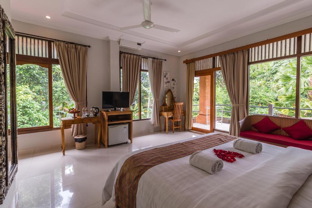 Сьюит (Люкс с видом на бассейн), Rahayu Suites Monkey Forest Ubud