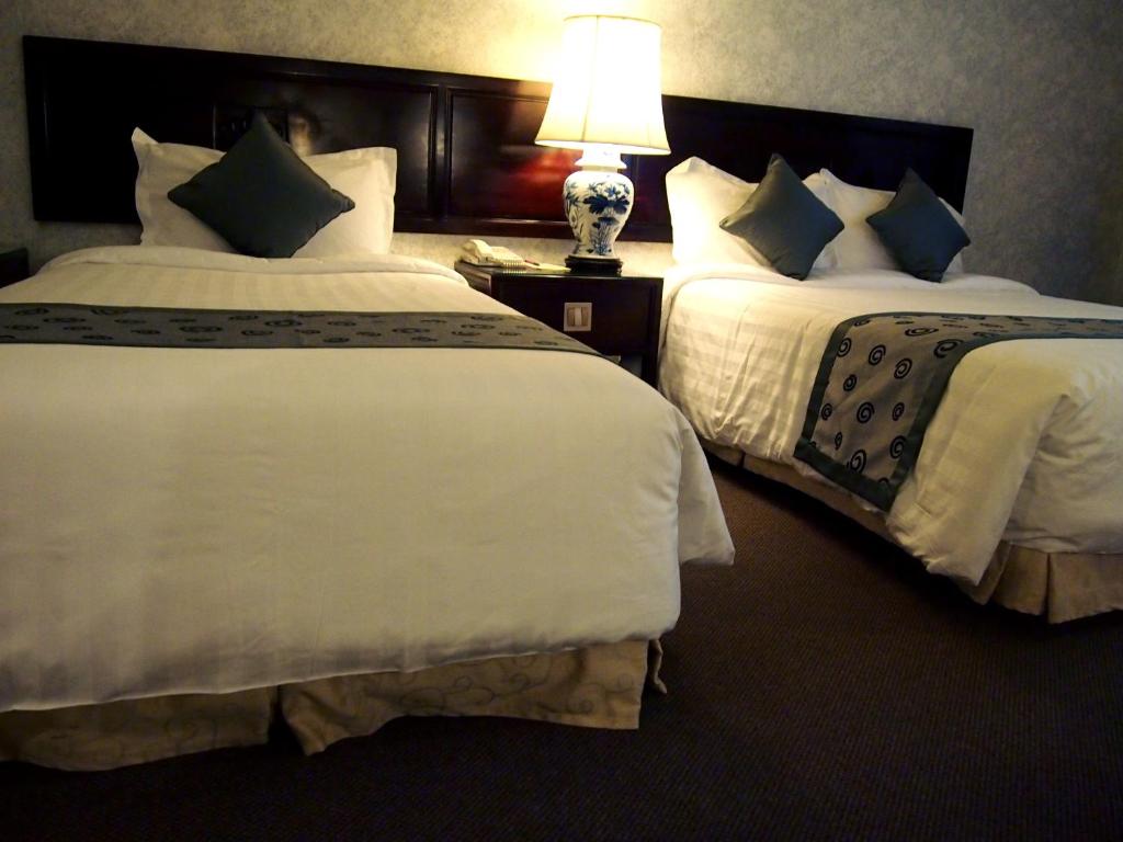 Трехместный (Семейный номер), Hotel Royal