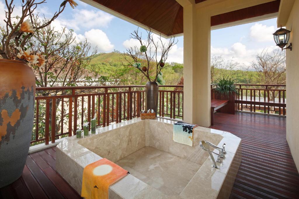 Вилла (Galaxy Party Villa - Club 3 (Airport pick up + Private Butler + Hot Spring)), Sanya Ocean Sonic Banling Hotspring Resort