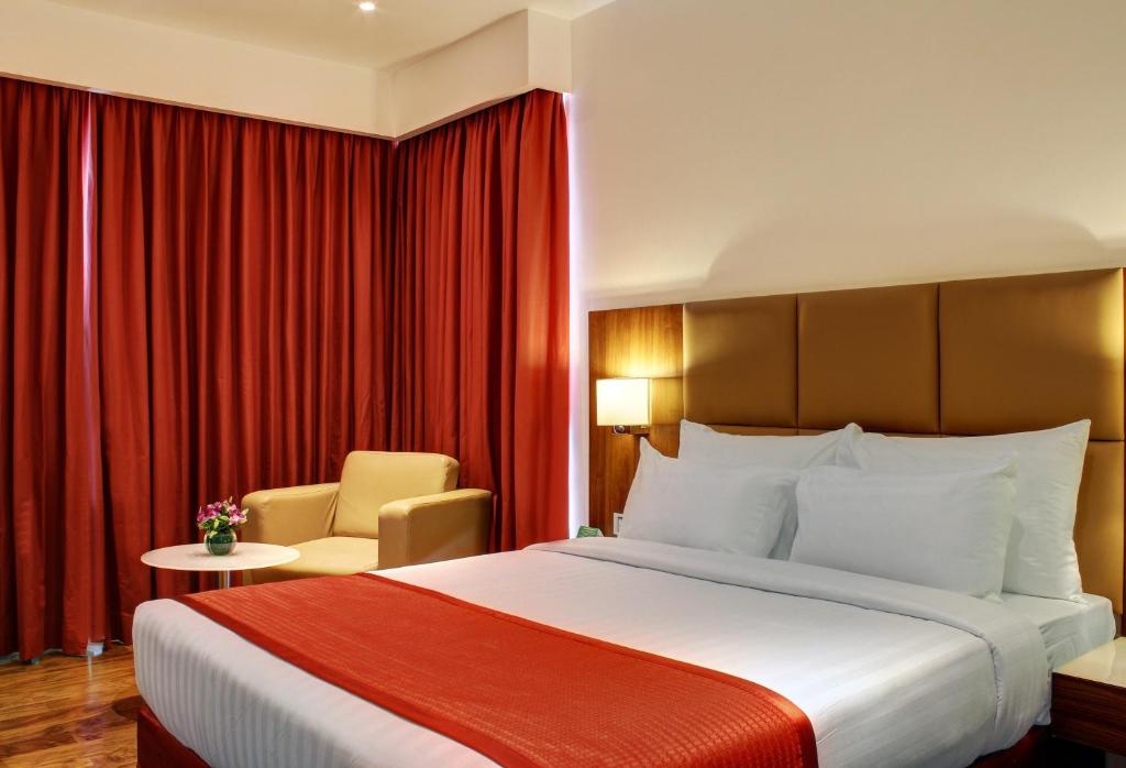 Двухместный (Номер Делюкс с кроватью размера «queen-size»), Ramada Encore Domlur Bangalore