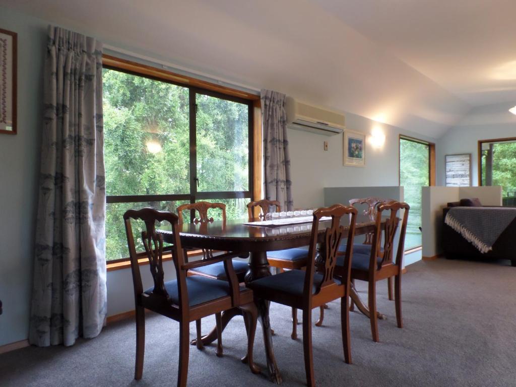 Riverstone House photo 1