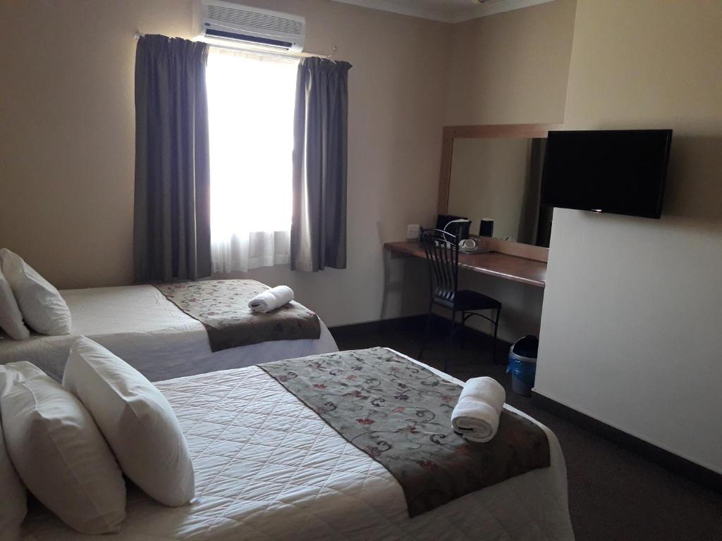 Airport Hotel photo 4