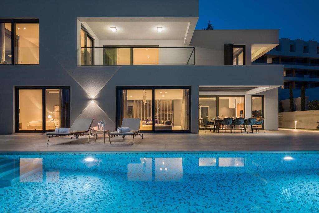 Ultraluxury Villa Elyzeum with Heated Pool photo 1