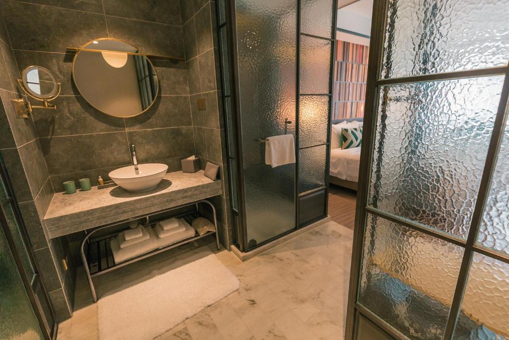 Студио (Номер-студио Делюкс с кроватью размера «king-size»), Cosy Park Hotel