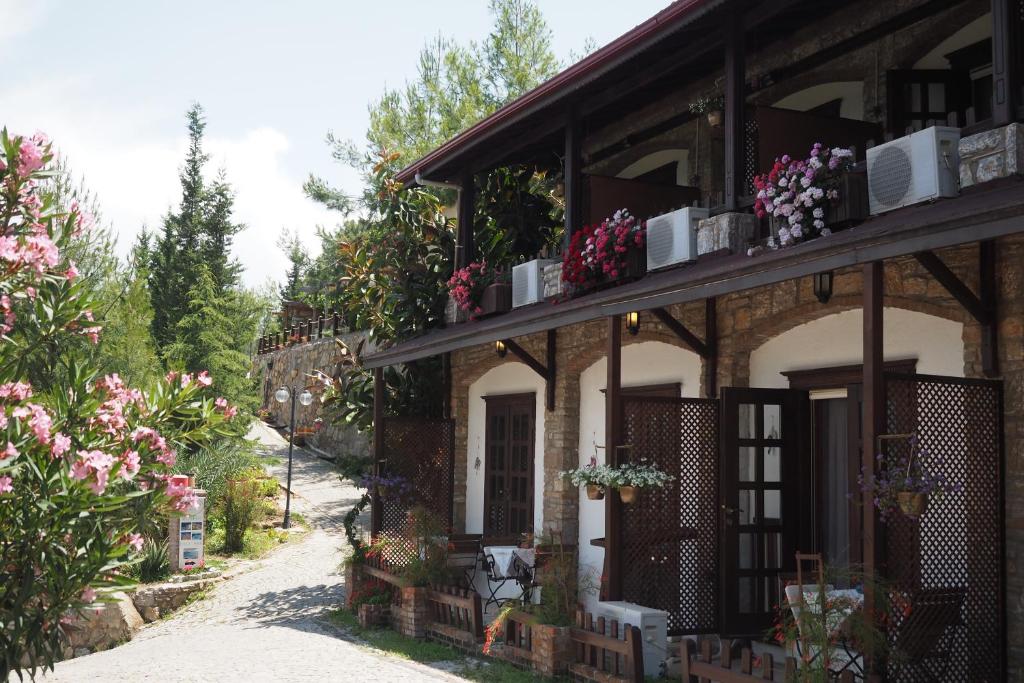 Loca Hotel photo 2