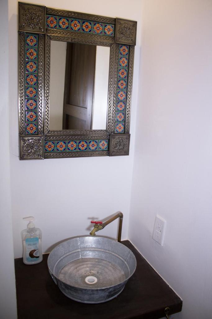 Номер (Single Bed in 6-Bed Dormitory Room - La Doña), Los Muertos Hostal