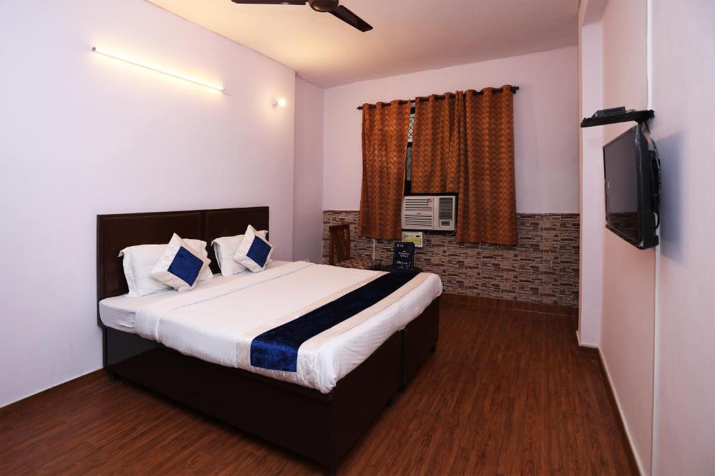 Трехместный (Классический трехместный номер), OYO 9534 Hotel Heights