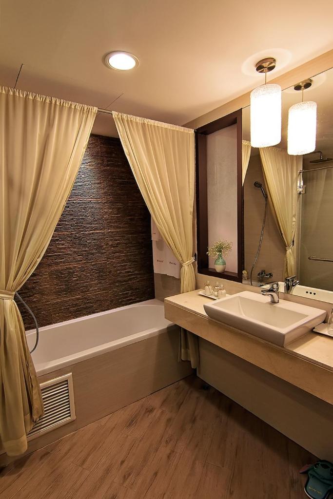 Семейный (Семейный номер), Bossotel Bangkok