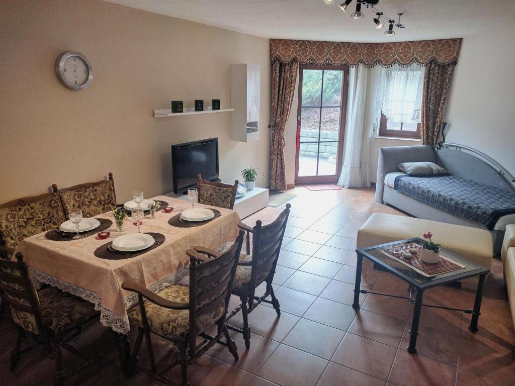 Ferienwohnung mit Terrasse photo 3