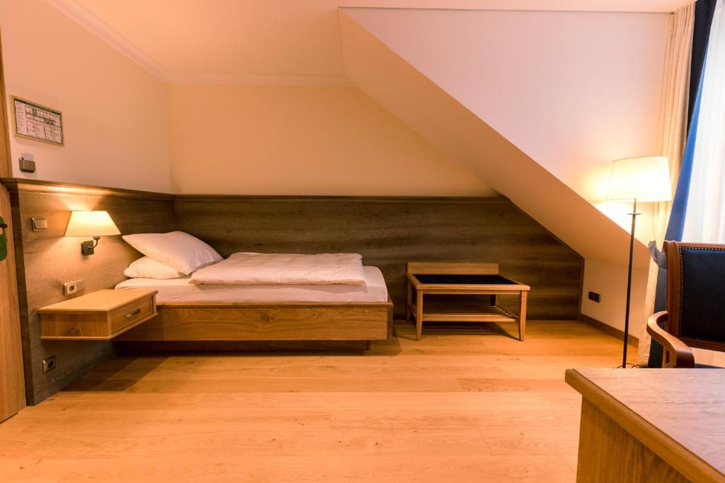 Одноместный (Одноместный номер эконом-класса), Hotel & Gaststätte zum Erdinger Weißbräu
