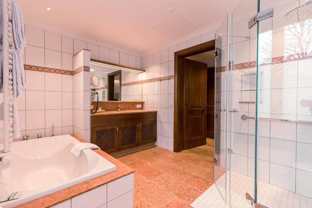 Сьюит (Люкс), Hotel & Gaststätte zum Erdinger Weißbräu