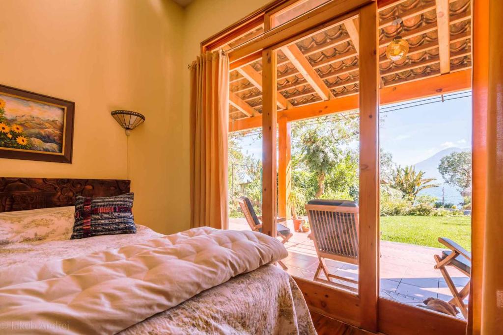 Lake Front Suite photo 4