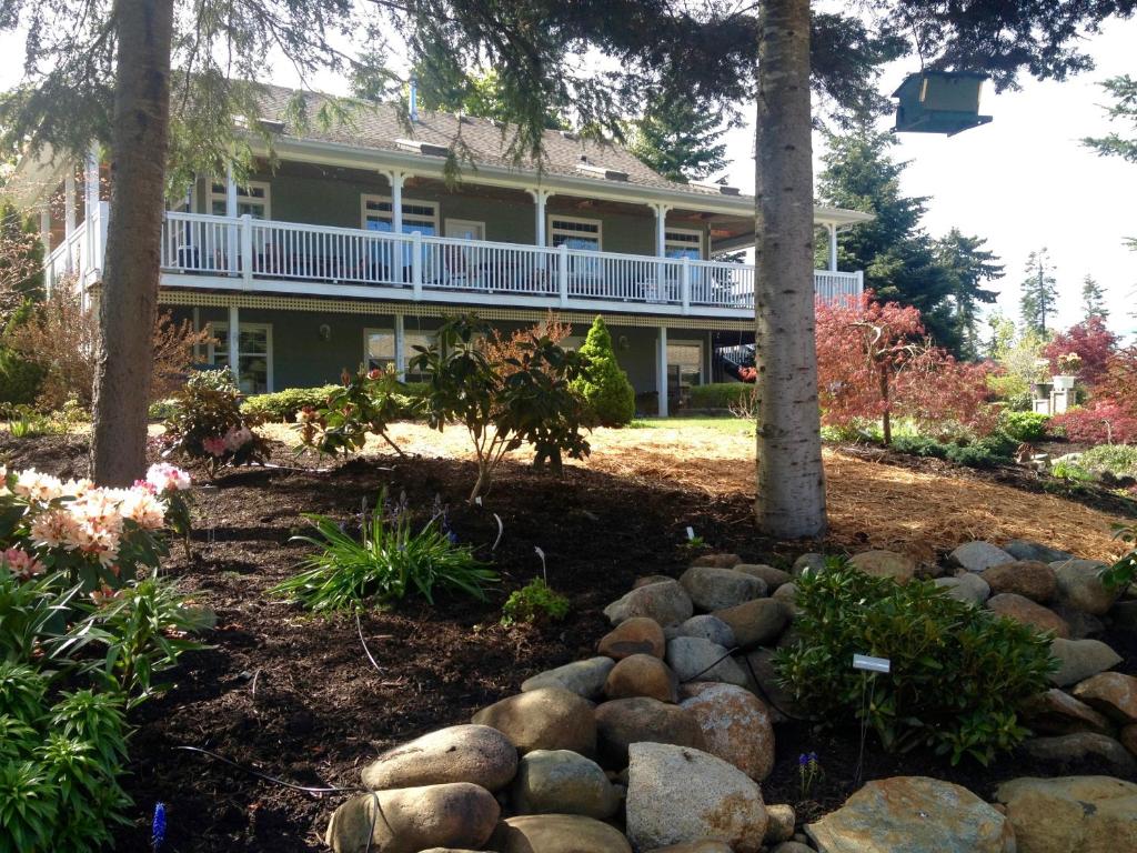 Little Bear Garden View Suites-Hummingbird