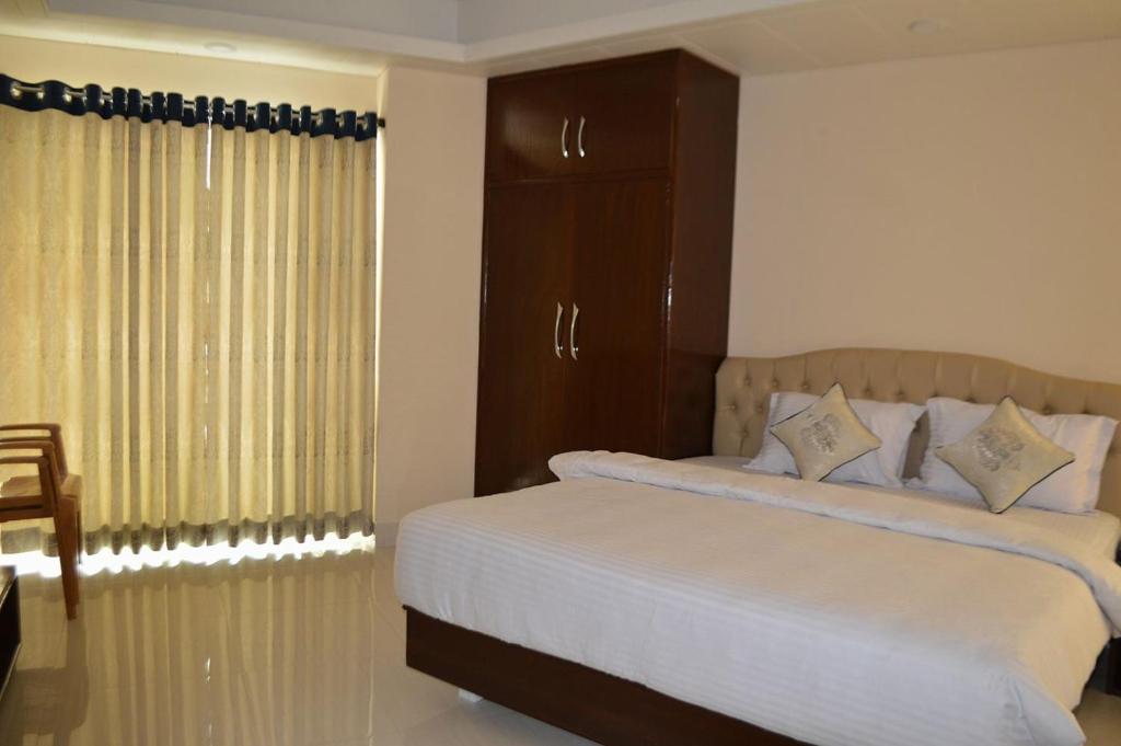 Exotica Sampan photo 3