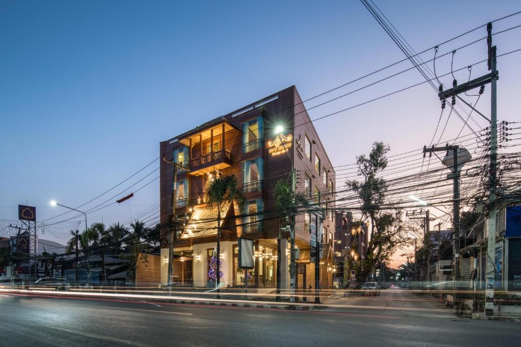 Peak Nimman Prestige Hotel - Tap to explore photos