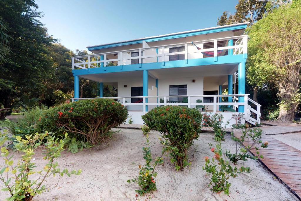 Condo #31 @ Beachside Villas photo 4