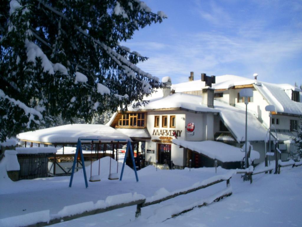 Family Hotel Markony photo 1