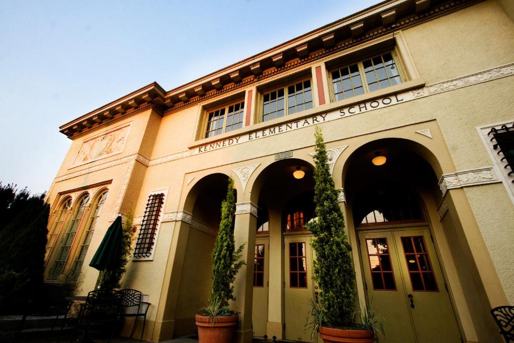 McMenamins Kennedy School image