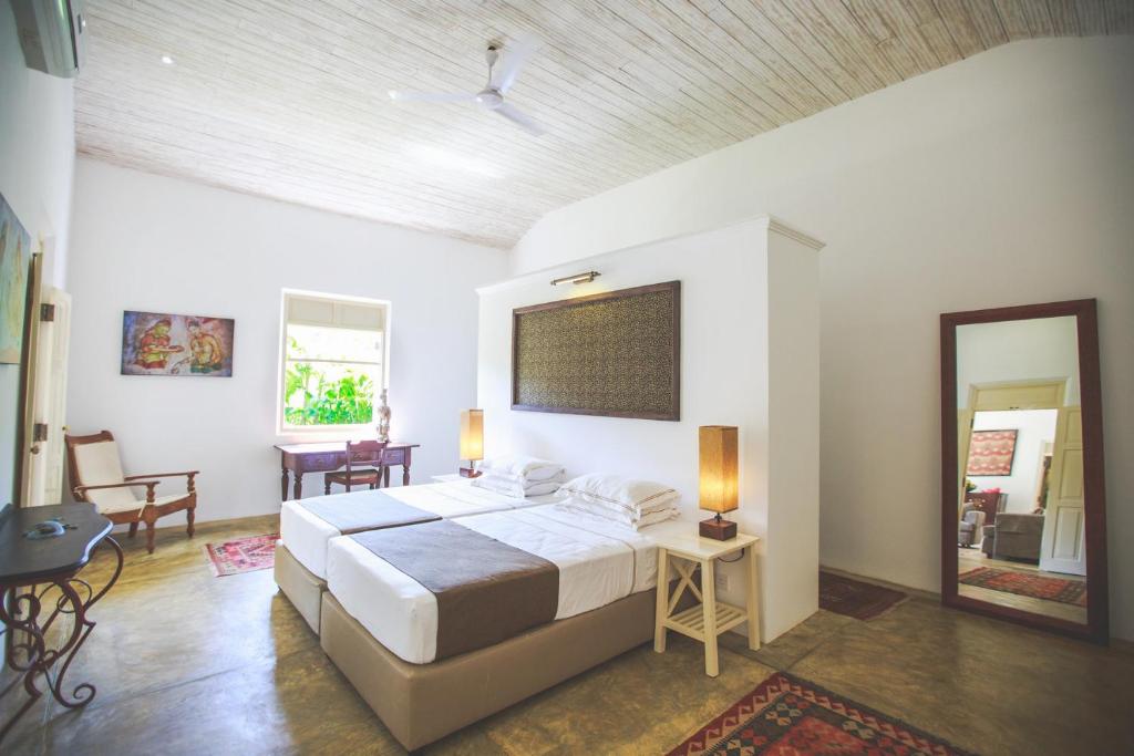 Karmel Villa Thalduwa Island - Five Bedroom Luxury Villa with Private Pool photo 1