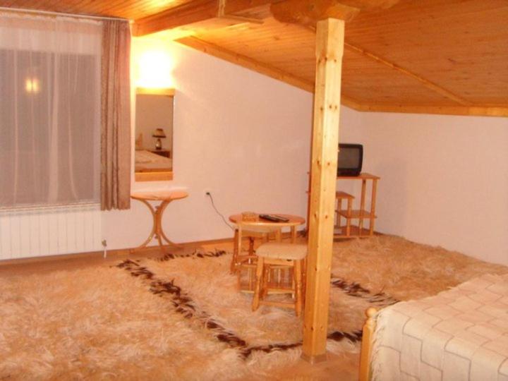 Family Hotel Markony photo 4