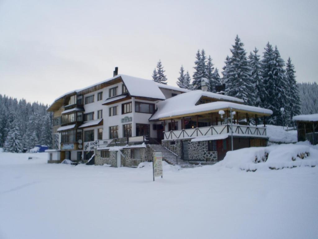 Family Hotel Markony photo 3