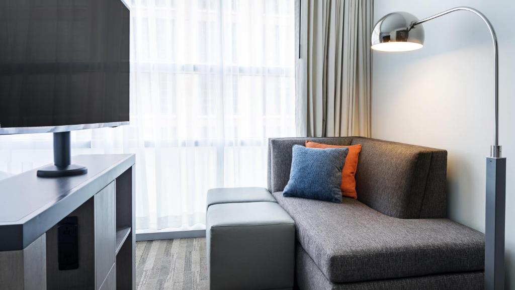 Четырехместный (Номер с кроватью размера «king-size»), Hyatt House Washington DC/The Wharf