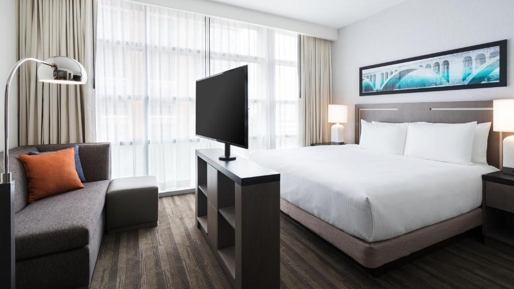 Четырехместный (Номер с кроватью размера «king-size»), Hyatt House Washington DC/The Wharf