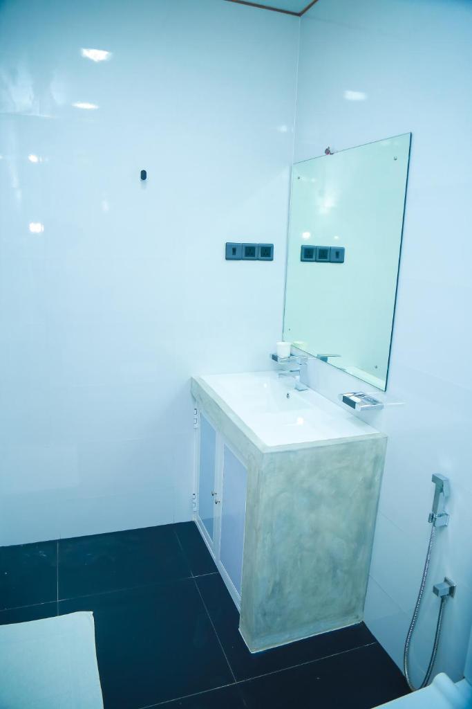 Двухместный (Двухместный номер Делюкс с 1 кроватью и балконом), Funky Hotel
