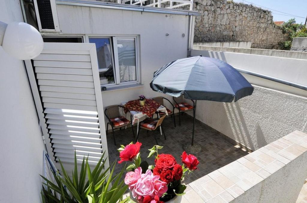 Апартаменты (Апартаменты с 1 спальней и террасой с видом на сад), Villa Katarina with a terrace