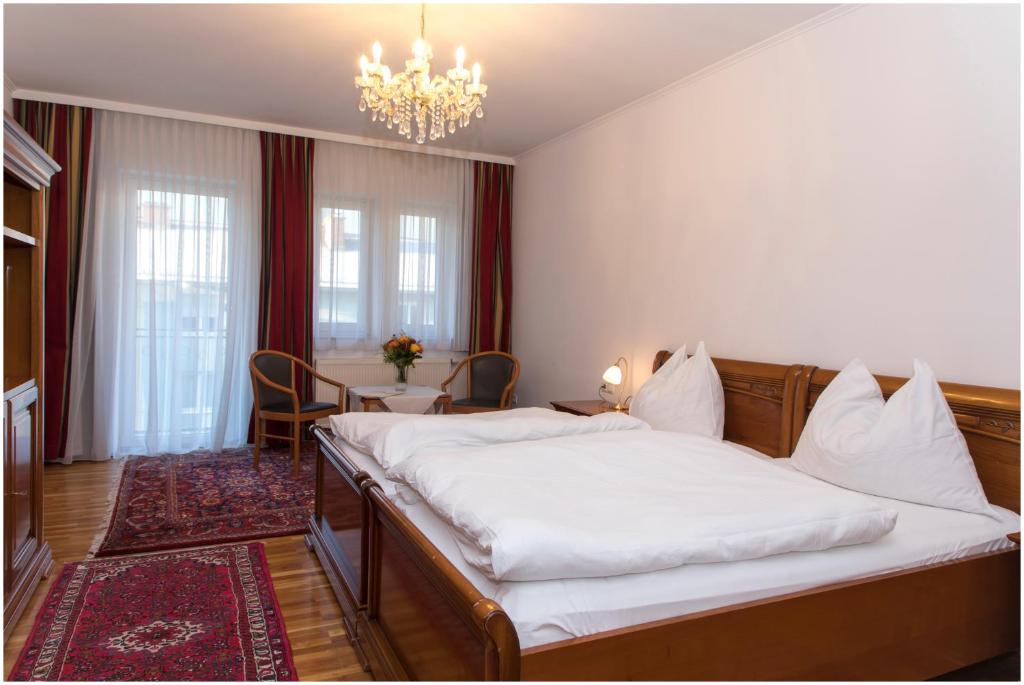 Hotel Gratkorn - "Bed & Breakfast" - Tap to explore photos