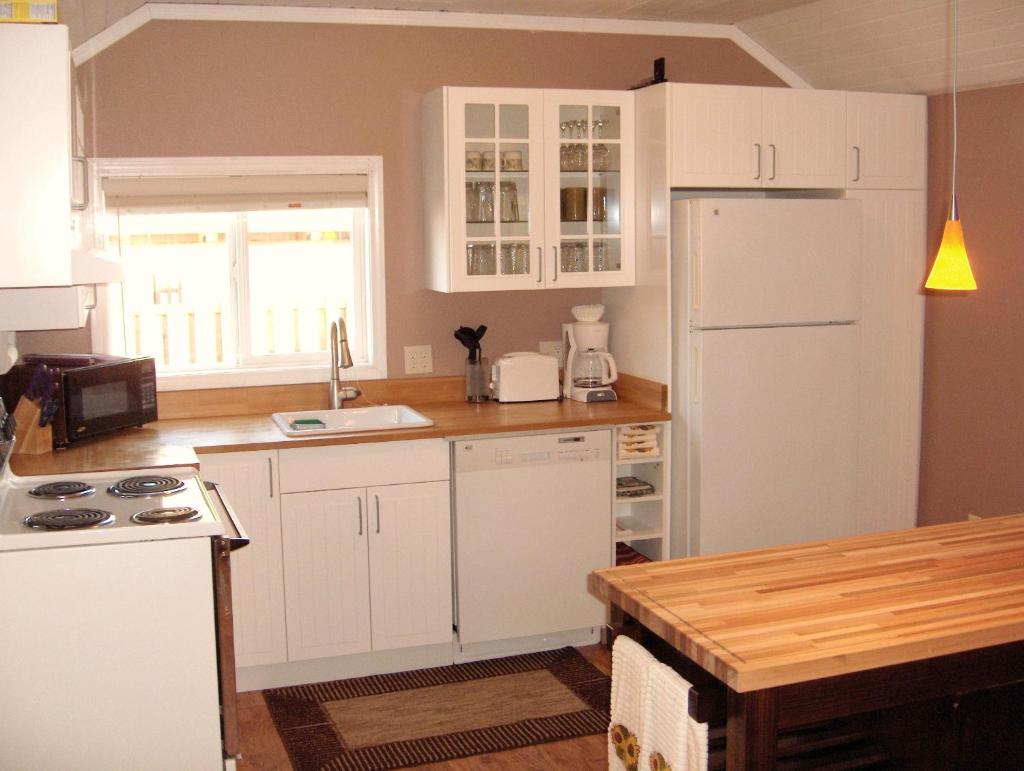Historic 1920s Cabin photo 3