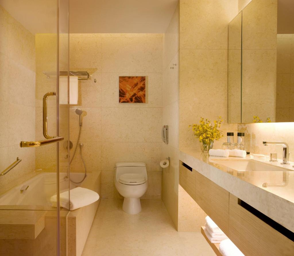 Crowne Plaza Hong Kong Causeway Bay, an IHG Hotel photo 2