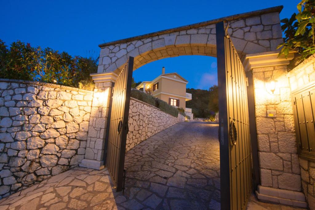 Florena Villas photo 3