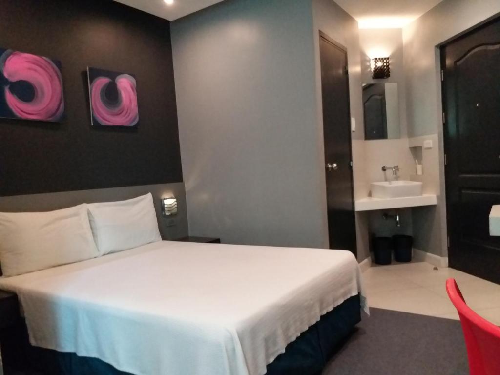 Leez Inn Malate photo 2