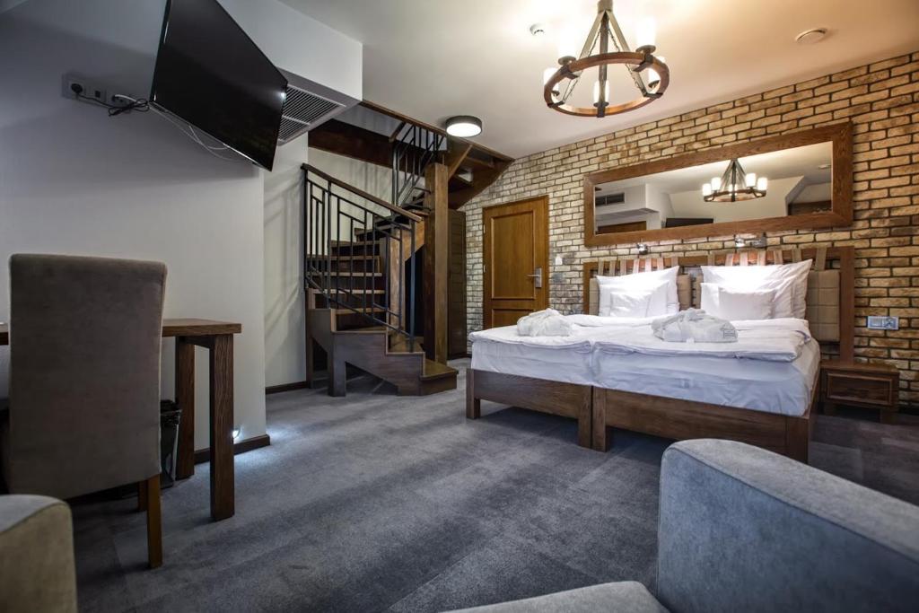 Hotel & Spa **** Kasztel Uniejów Room Type - Standard Double Suite