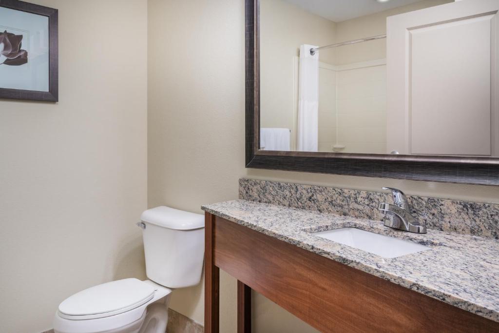 AmericInn by Wyndham Winona photo 3