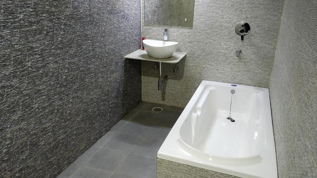 Двухместный (King Room (Early check in at 9am, subject to availability & 10% discount on F&B)), Stay Banaras