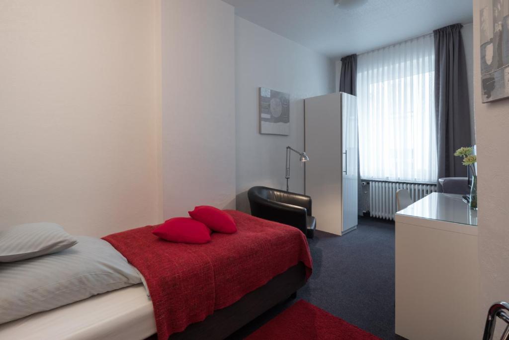 Одноместный (Одноместный номер с общей ванной комнатой и туалетом в коридоре), Hotel Brandenburger Hof