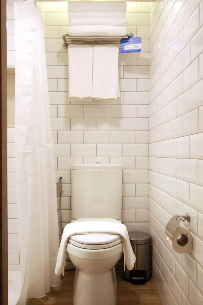 Четырехместный (Четырехместный номер с собственной ванной комнатой), Lub d Philippines Makati