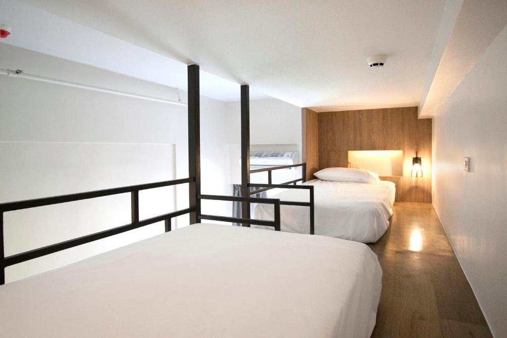 Четырехместный (Четырехместный номер с собственной ванной комнатой), Lub d Philippines Makati