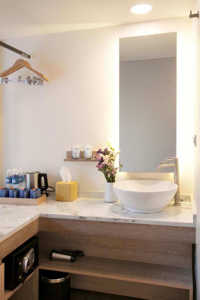 Четырехместный (Четырехместный номер с собственной ванной комнатой), Lub d Philippines Makati