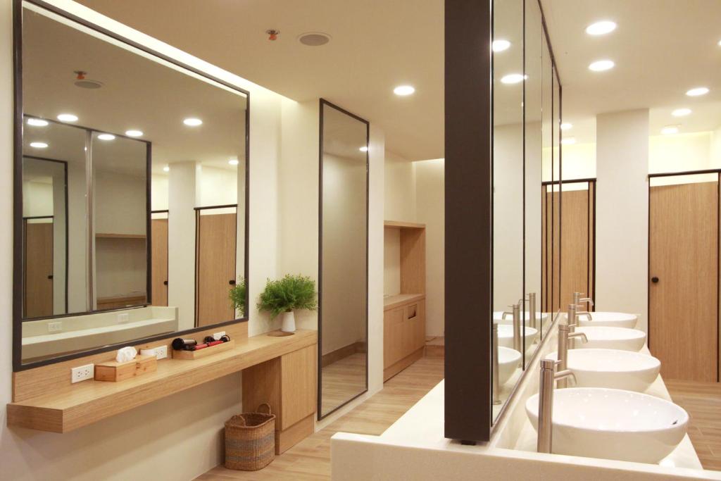 Номер (Односпальная кровать в общем номере), Lub d Philippines Makati