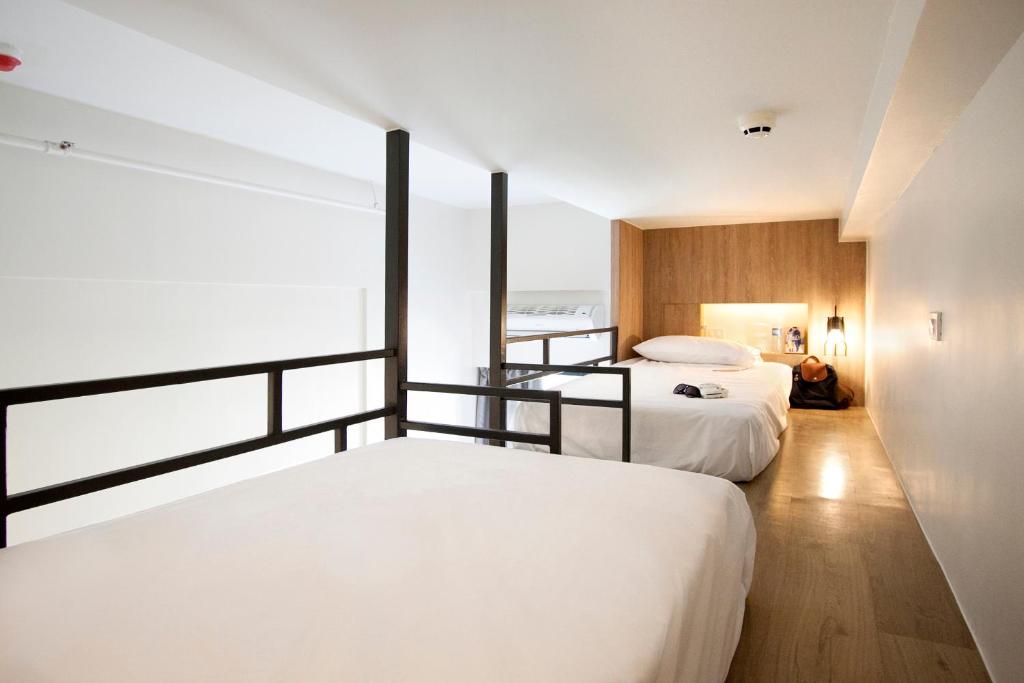 Четырехместный (Четырехместный номер с собственной ванной комнатой), Lub d Philippines Makati