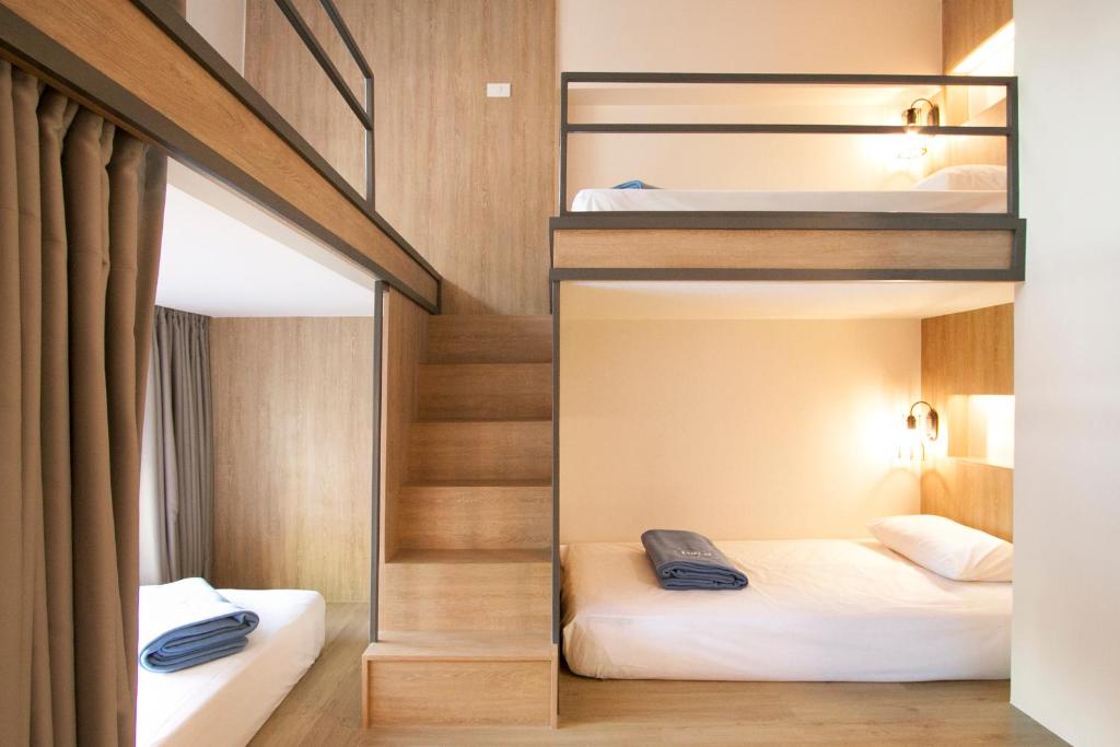 Номер (Односпальная кровать в общем номере), Lub d Philippines Makati