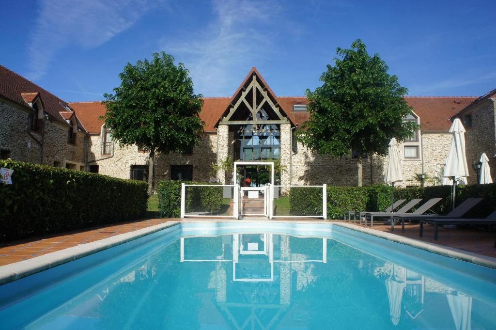 Hotel Les Suites - Domaine de Crécy photo 3