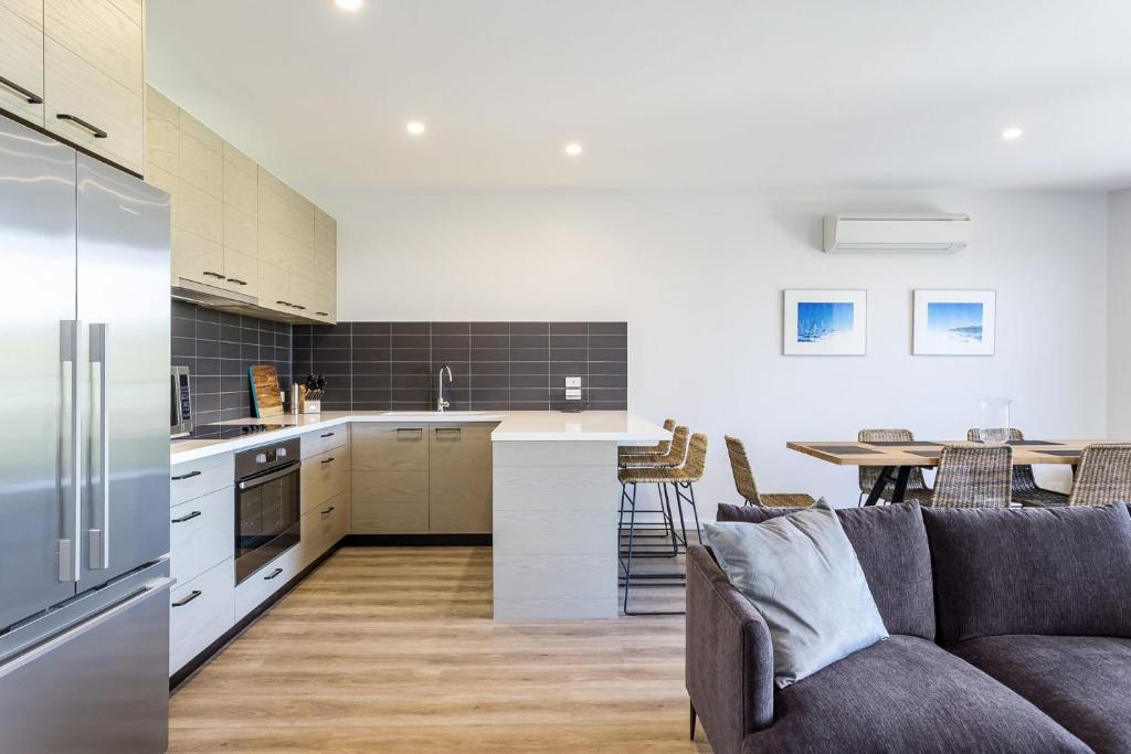 Blairgowrie Apartment 2 - on the beach photo 3