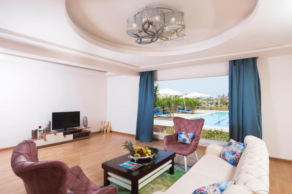 Сьюит (Люкс с кроватью размера «king-size» и видом на бассейн), Aqua Blu Sharm El Sheikh