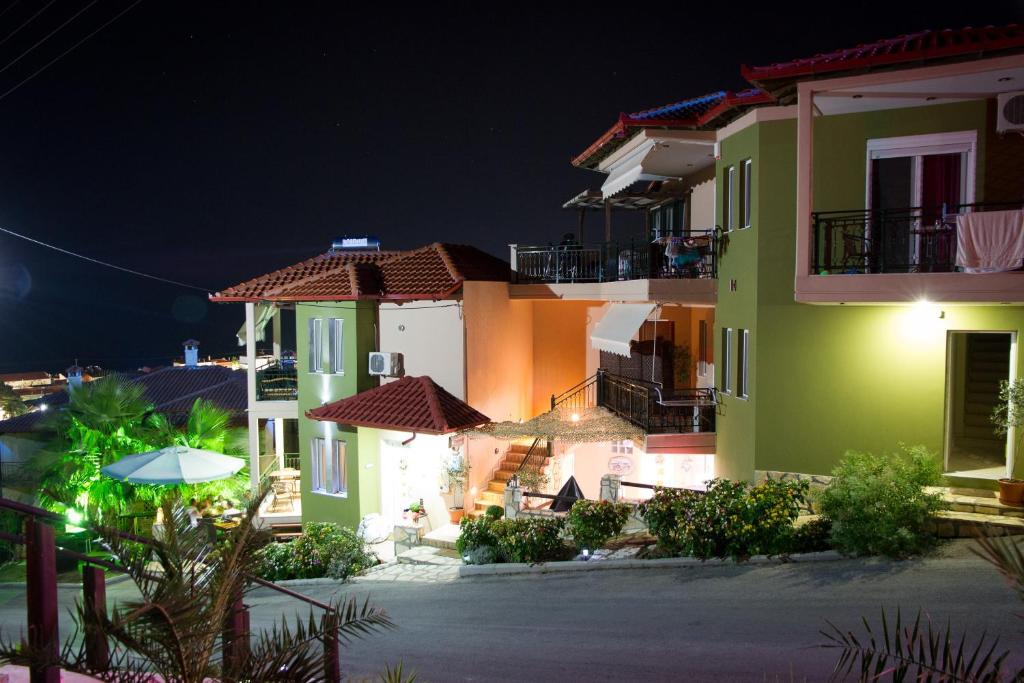 GreenHill Holiday Suites