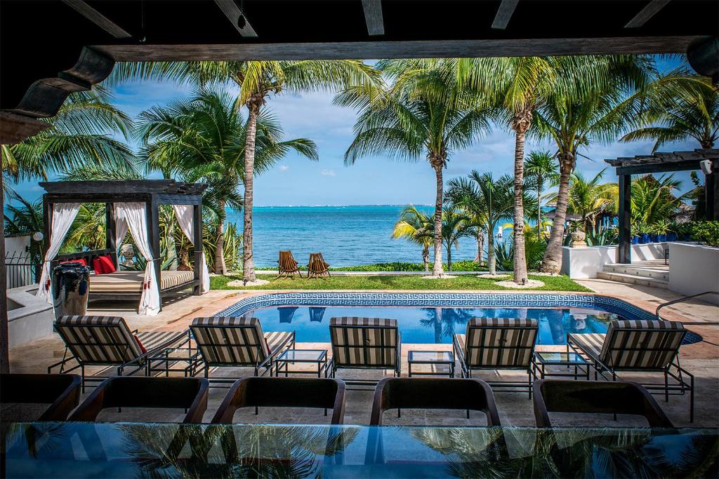Villa Albatros Oceanfront Luxury Hotelzone photo 1